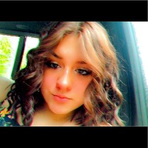 Meet your Posher, Ava